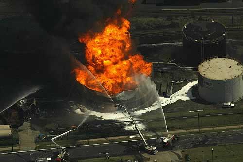 Bird's-eye view of Kembla tank fire
